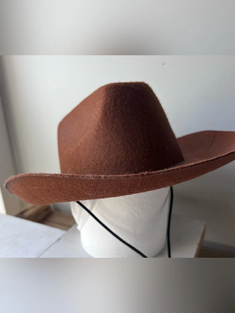 Small Brown Felt Cowboy Hat for Dog, Cat, Pet Costume w Adjustable Chin Cord